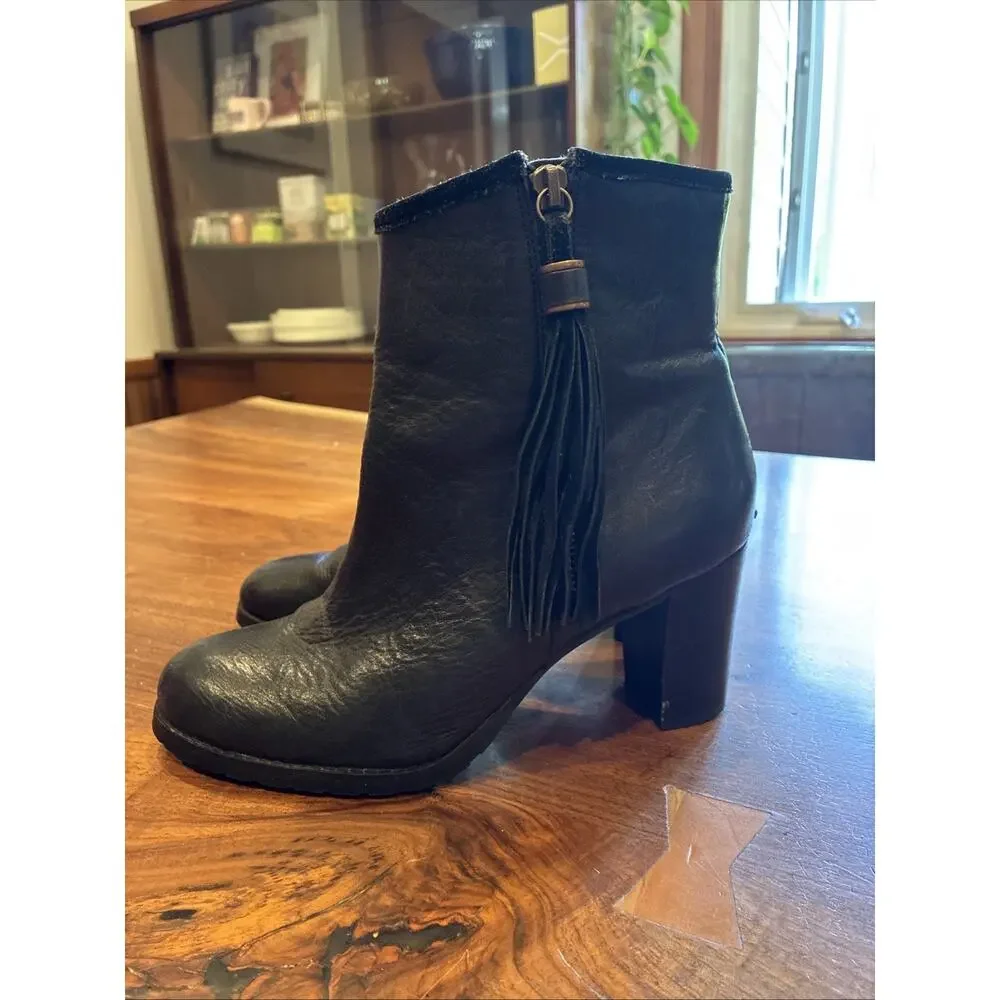 Lauren Ralph Lauren Carah Boots‎ Womens Size 8.5 Black Leather Zipper Tassel